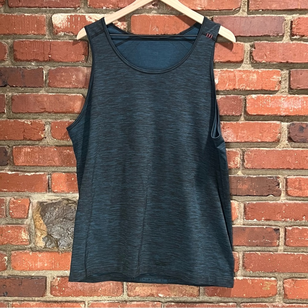 Lululemon Athletica men's workout vent tech tank top‎ size XL blue and black